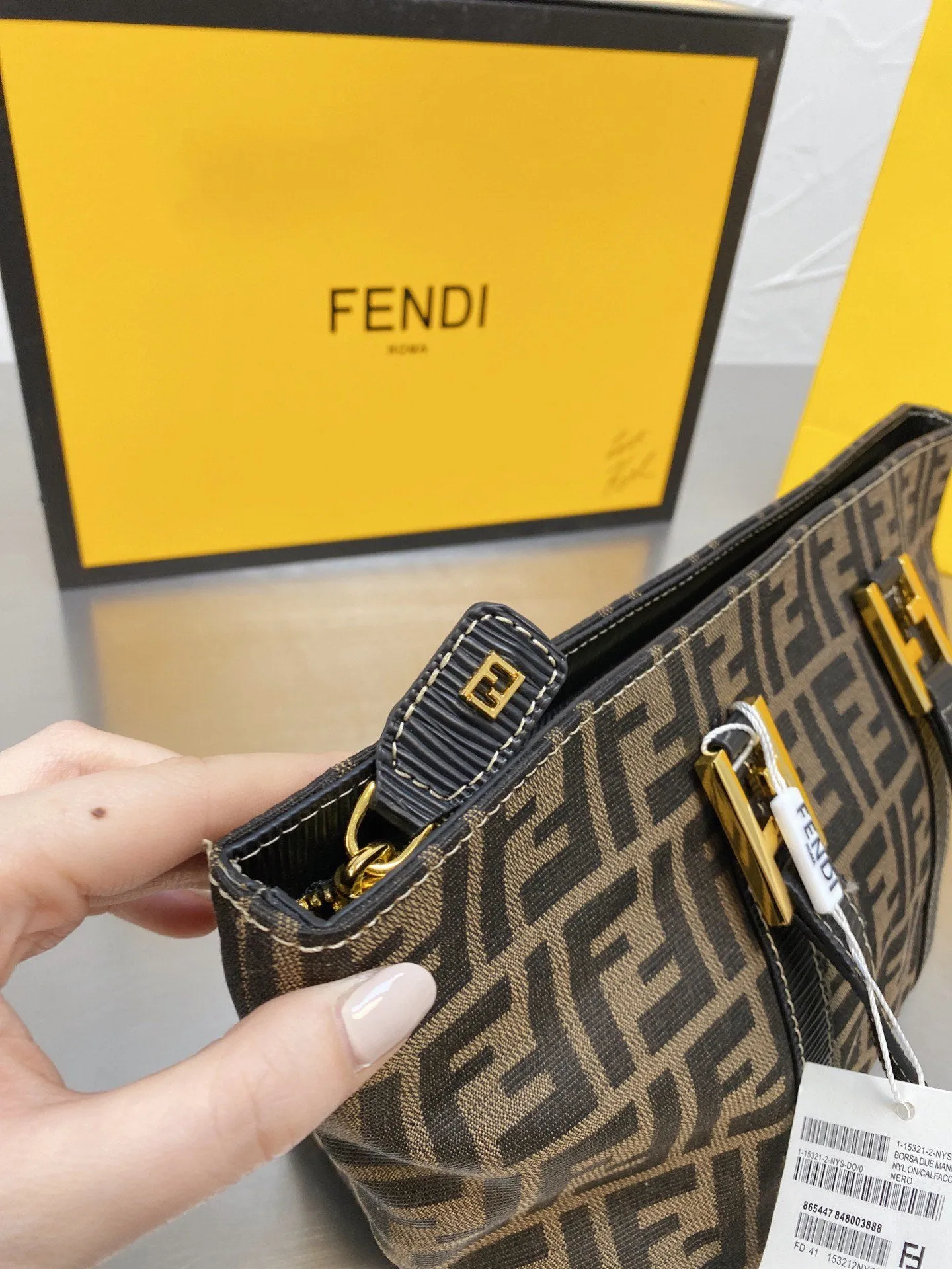 EN   Designer bags by Fendi 104