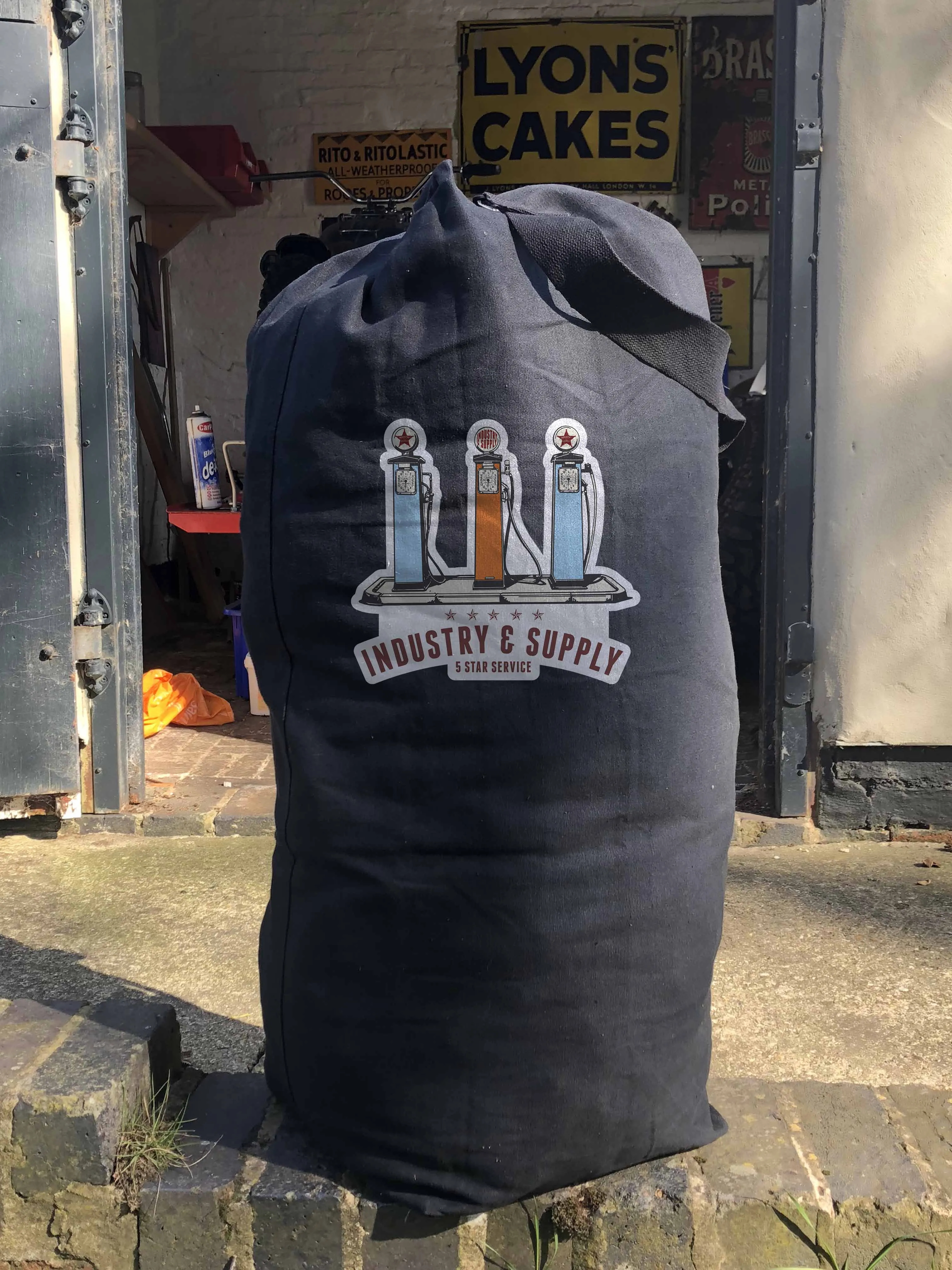 LIMITED EDITION ARMY SURPLUS KIT BAGS - NEW CONDITION